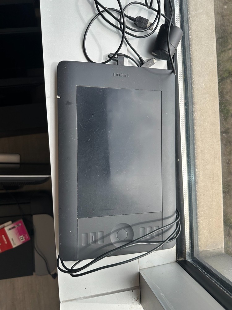 Wacom Intuos Pro Digitizer Tablet