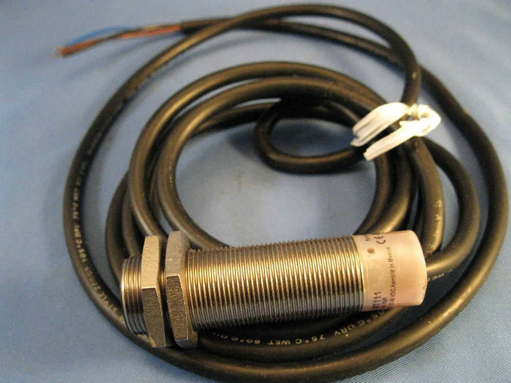 Cutler Hammer Proximity Sensor E57LAL18T111