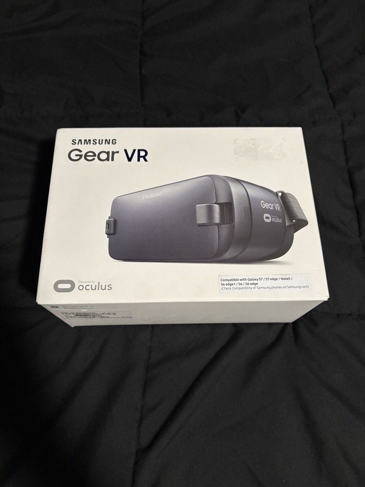 Samsung Gear VR (SM-R323) Powered By Oculus Virtual Headset
