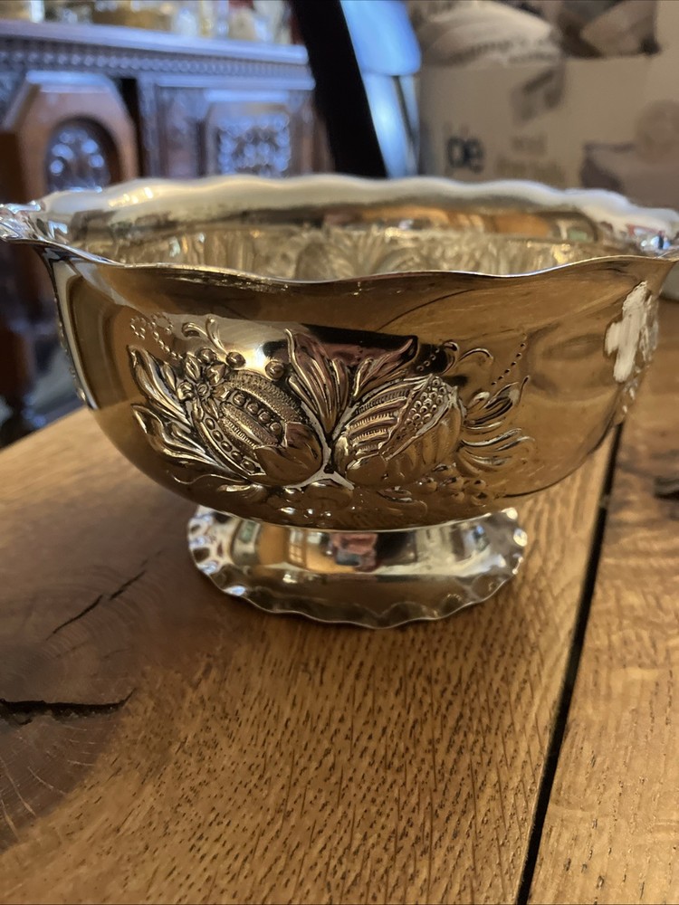 VTG Silver Plated Prima NilsJohan Sweden Footed Pedestal Repoussé Fruit Bowl 6”