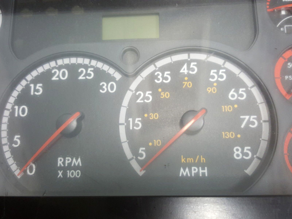 FREIGHTLINER CASCADIA SPEEDOMETER INSTRUMENT CLUSTER -- MISSING PART NUMBER