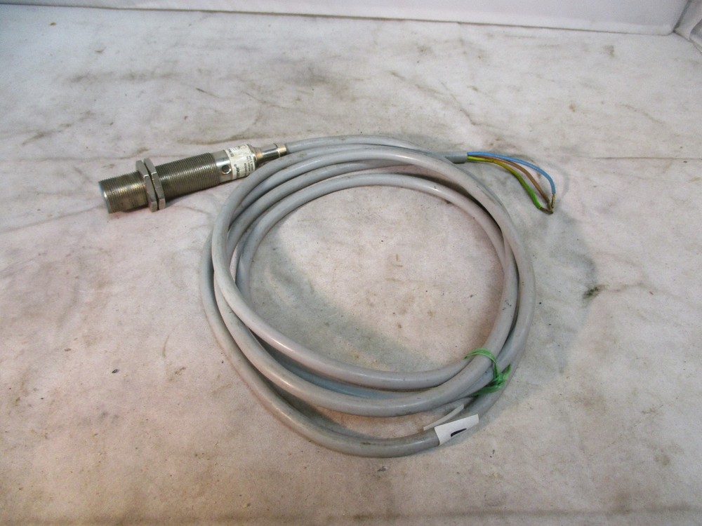 Eaton Cutler-Hammer E 57 MAL18 A2 X 055 Inductive Proximity Sensor