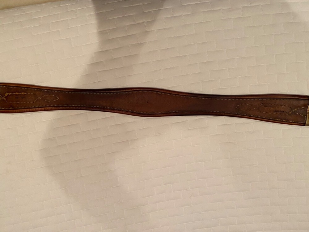 Devoucoux Late Model Hunter Girth Size 50. Used. 