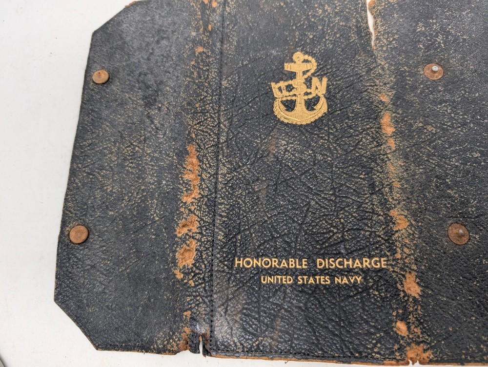 WWII US Navy Honorable Discharge Leather Folder w/ Original Documents (231)