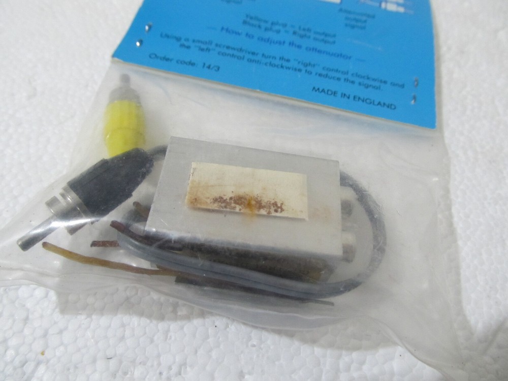QED Phono to Phono Attenuator - Vintage Audio Accessory