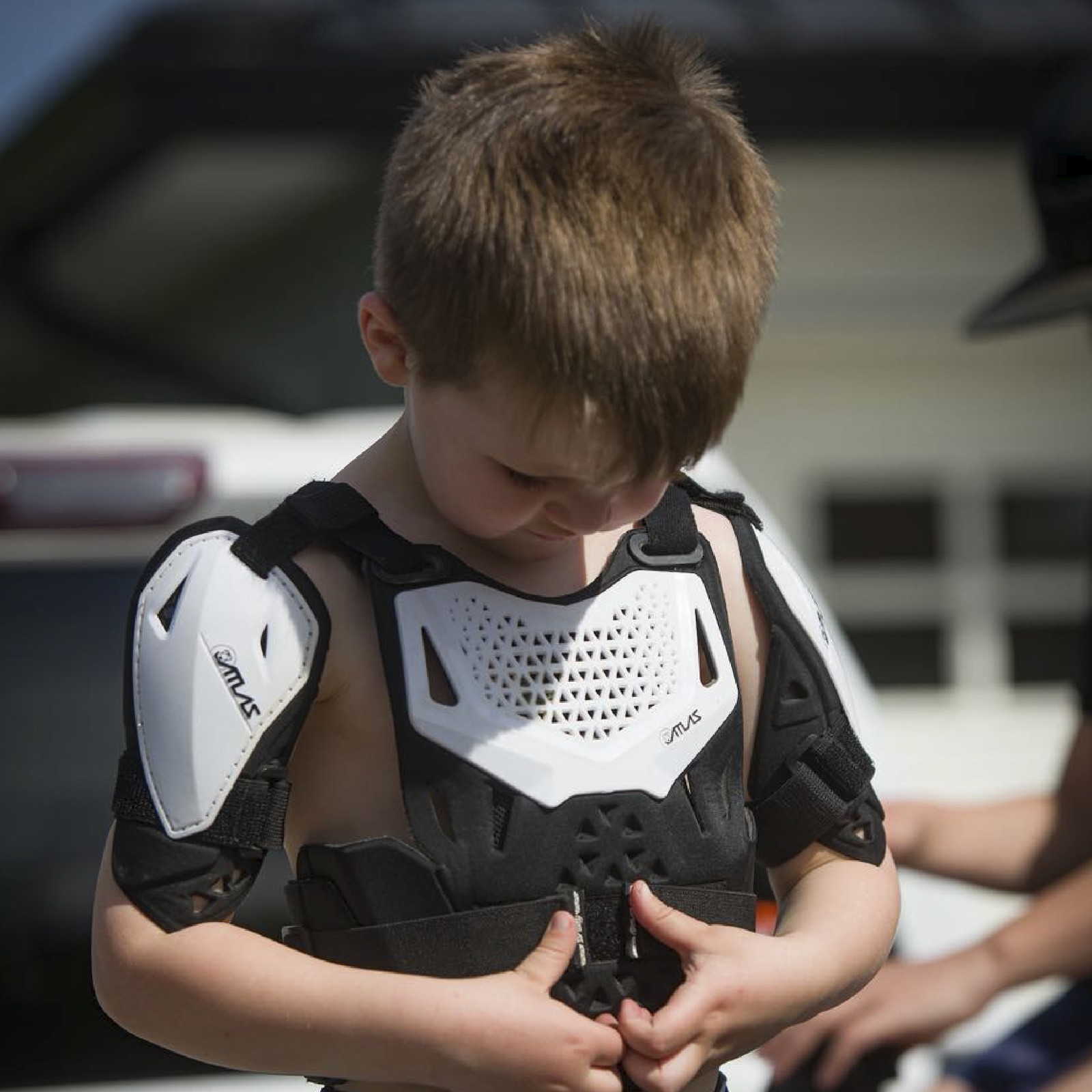 Atlas Charger PeeWee White - Lightweight Chest Protector for Motocross & BMX