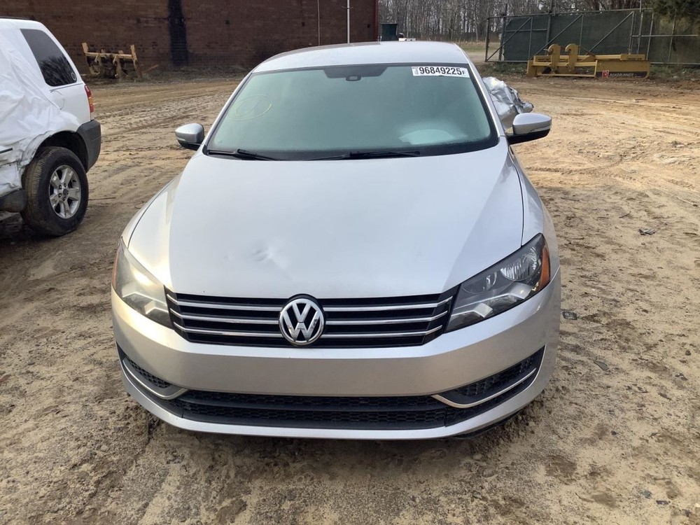 PASSAT 2014 Glove Box 4983673