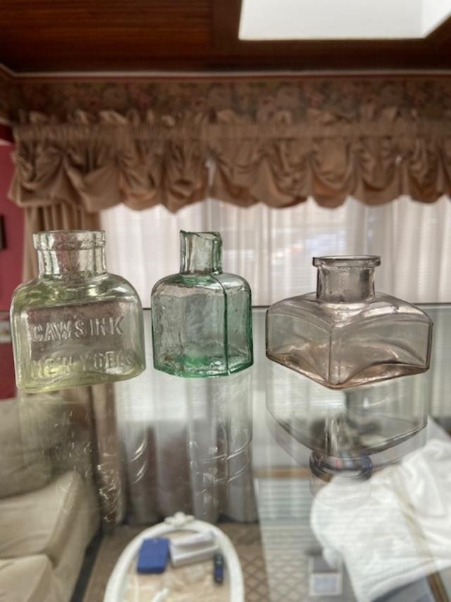 3 antique ink bottlers Caws Ink, Thad Davids & 8 sided sheared lip