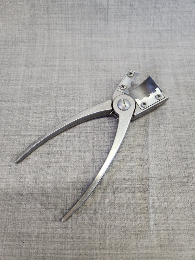 'The Texan' Vintage Nut Sheller, Texas Pecan cracker