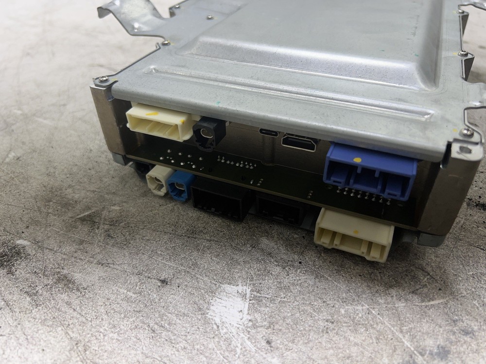 🧷21-25 Tesla Model X Car Computer Control Module Unit MCU-Z Assy 1637790-61-D