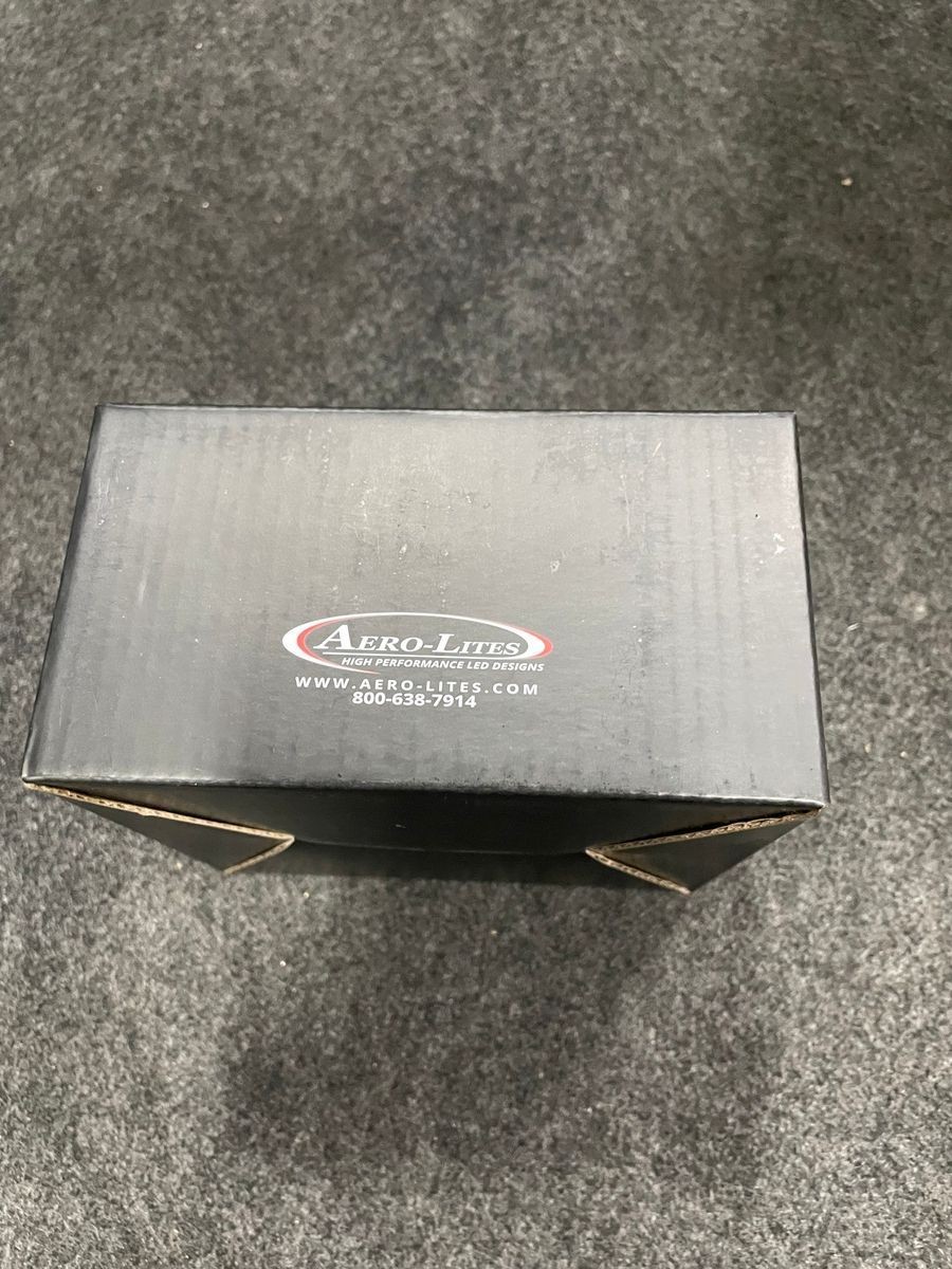 AERO-LITES ULTRA X Series - PAR36 LED Taxi / Flood Beam AL-3615X-F*