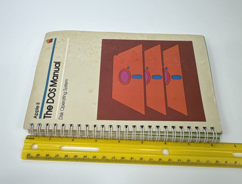 Apple II The DOS Manual Disk Operating System 1981 Printing 030-0115-B