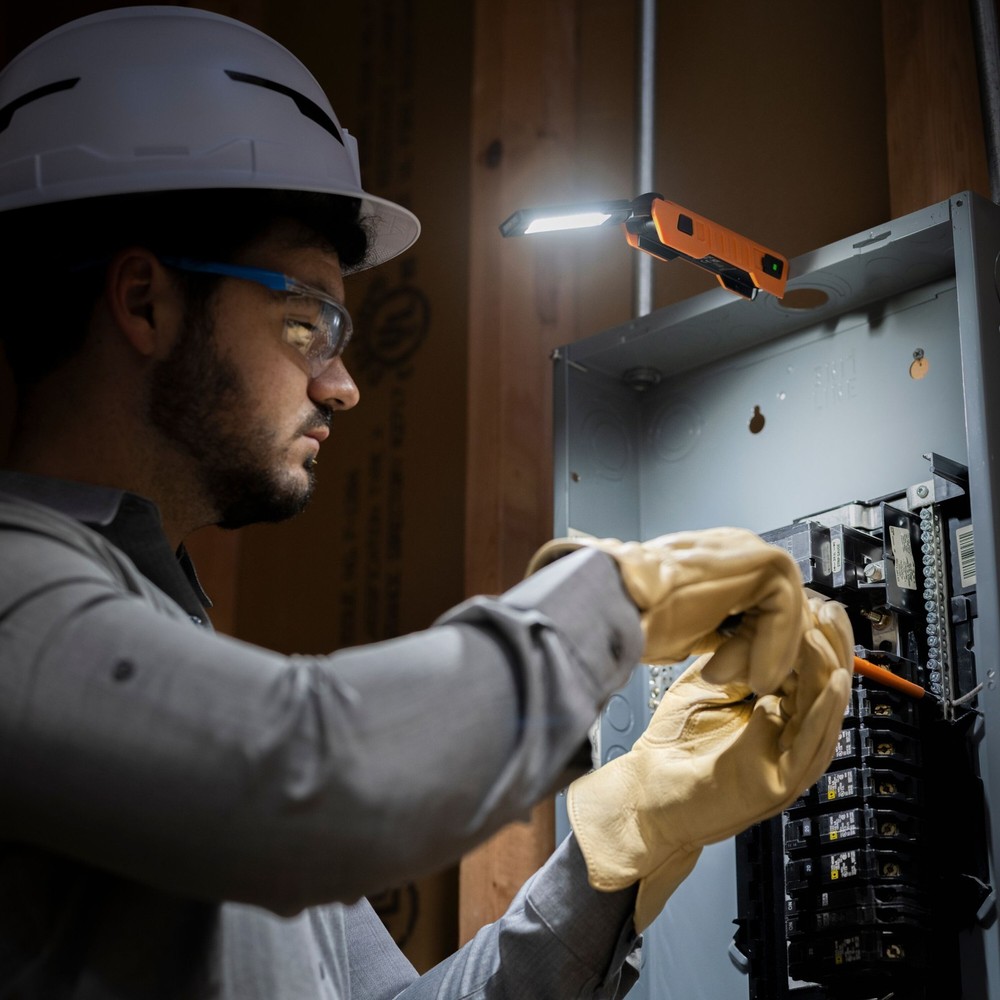 Klein Tools 56073 Rechargeable Handheld Folding Work Light