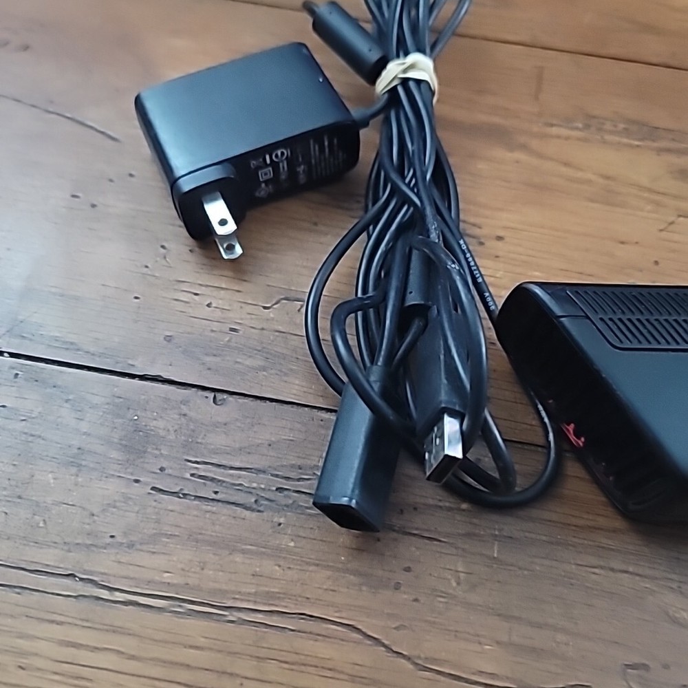 Microsoft Kinect Sensor Bar for Xbox 360 with AC Power Adapter 1473