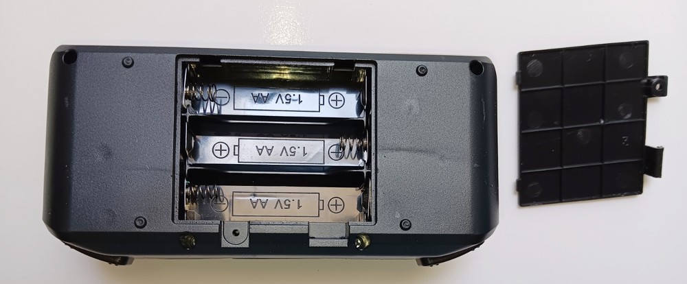 R/C Quadcopter Drone and Case (APPEARS UNUSED BUT DOES NOT WORK)