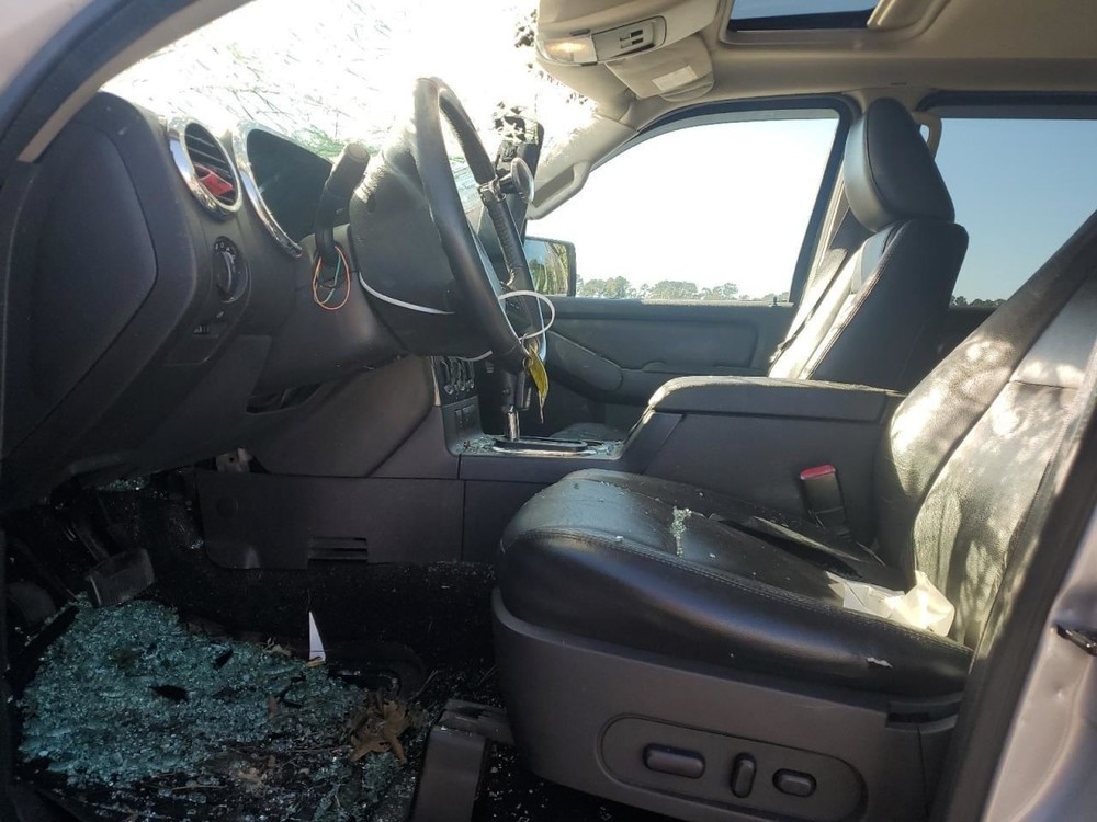 EXPLORER 2009 Glove Box 4916334