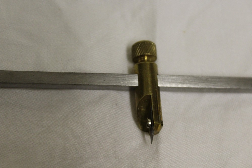 ADJUSTABLE CIRCLE SCRIBE point for centre Blade for cuting circle 25cm long