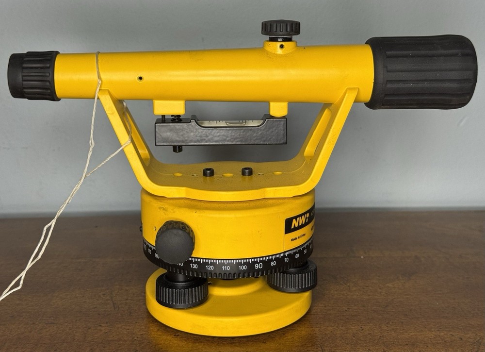 Northwest Instruments NWI Siteline Builders Level NSL100B With Case