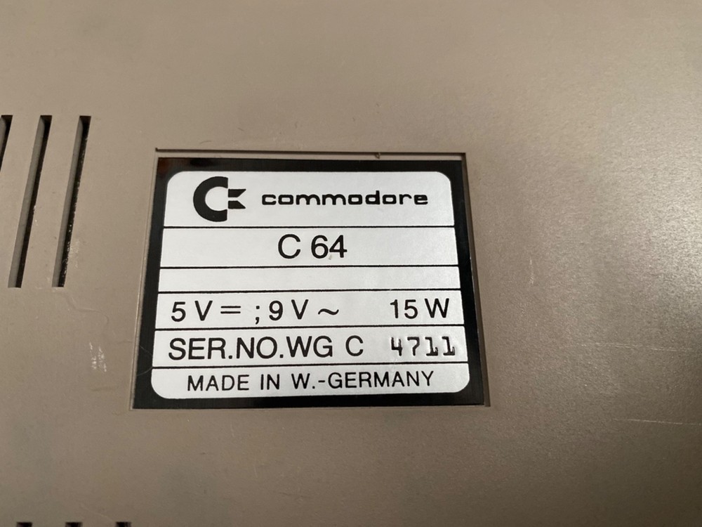 Commodore 64 Silver Label s/n WG C 4711