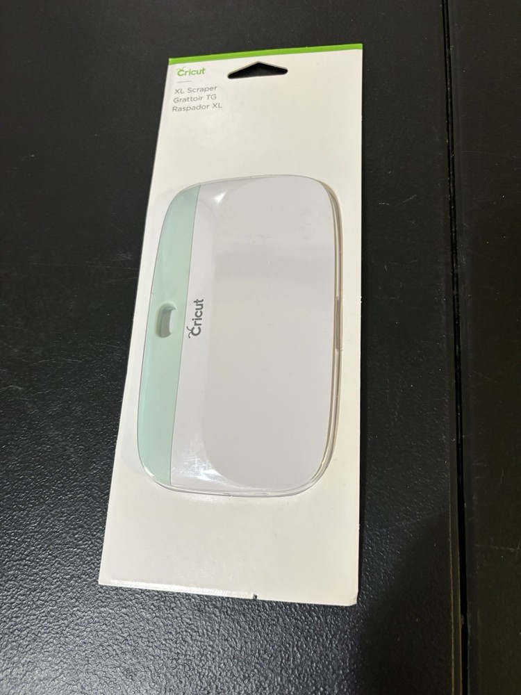 Cricut XL Scraper Applicator for Larger Surfaces