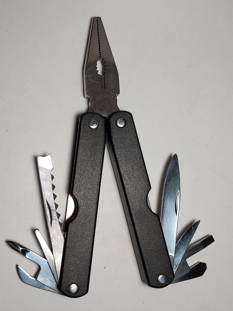 Barlow Multi Tool advertising 3M + Nylon Pouch - Pliers, Blade