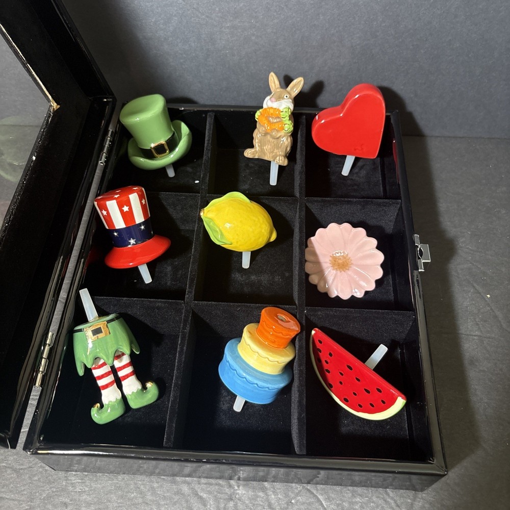 NORA FLEMING MINIS IN BOX 9 Pieces Stunning
