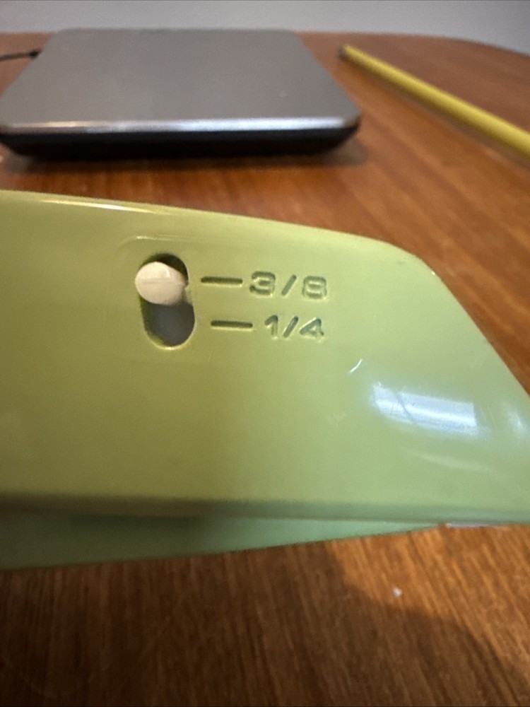 Vintage Dymo Interchangeable Embossing Labeler Avocado Green 1610, Working