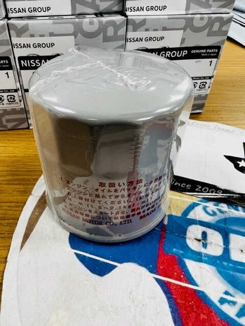 (2) Genuine Nissan Infiniti Oil Filter 15208-65F0A w/gaskets SAME AS DEALER