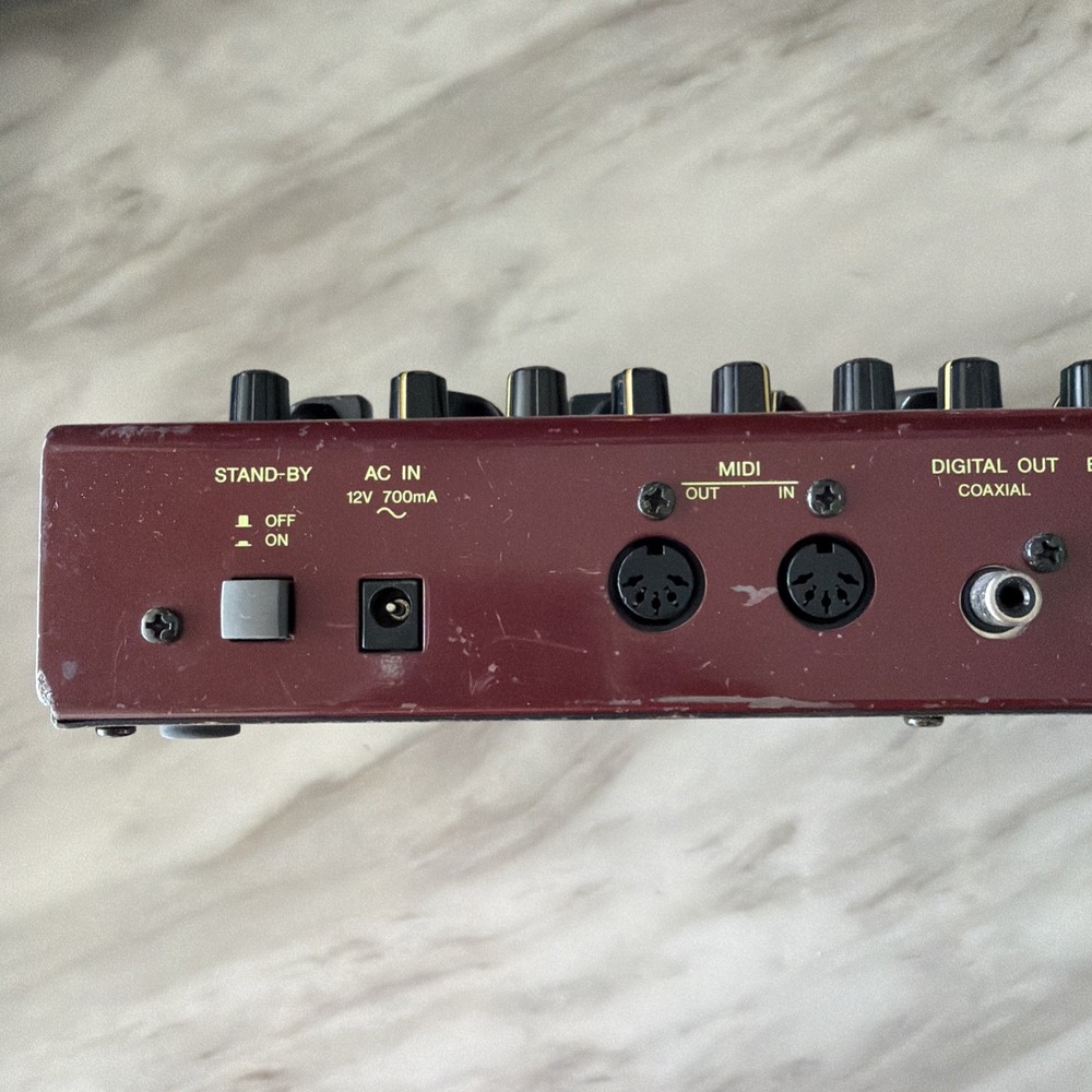 Yamaha DG-STOMP Amp Simulator Modulation Effects Pedal w/ Reverb Delay