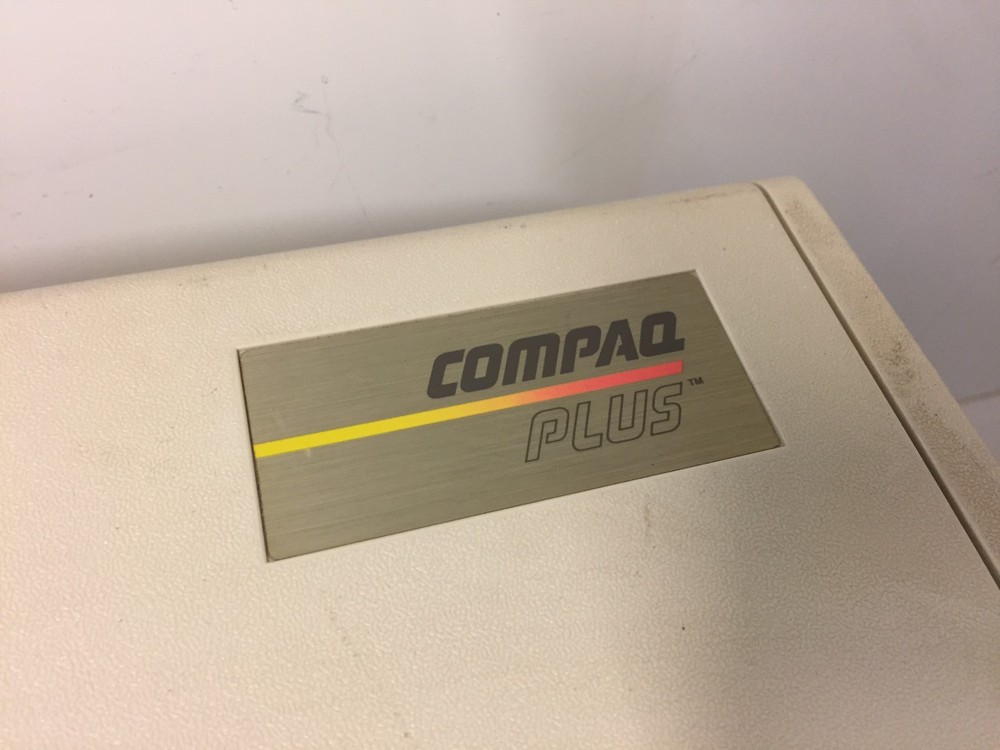 Vintage Compaq Plus Portable Computer Model 101709 - Powers On Untested w/ Bag