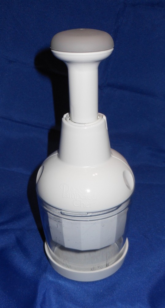 Pampered Chef Push Function Food Chopper 2585 - White w/ Box & Instructs Germany