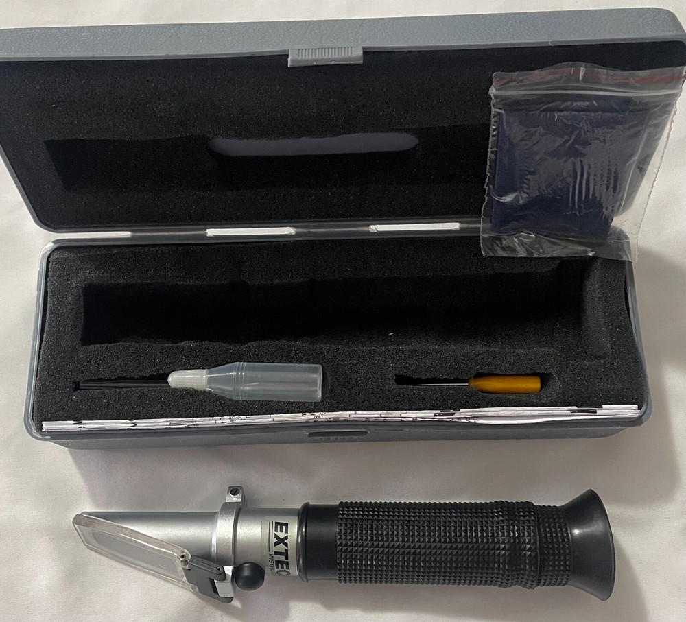 Extech Instruments RF11 Portable Refractometer w/Case