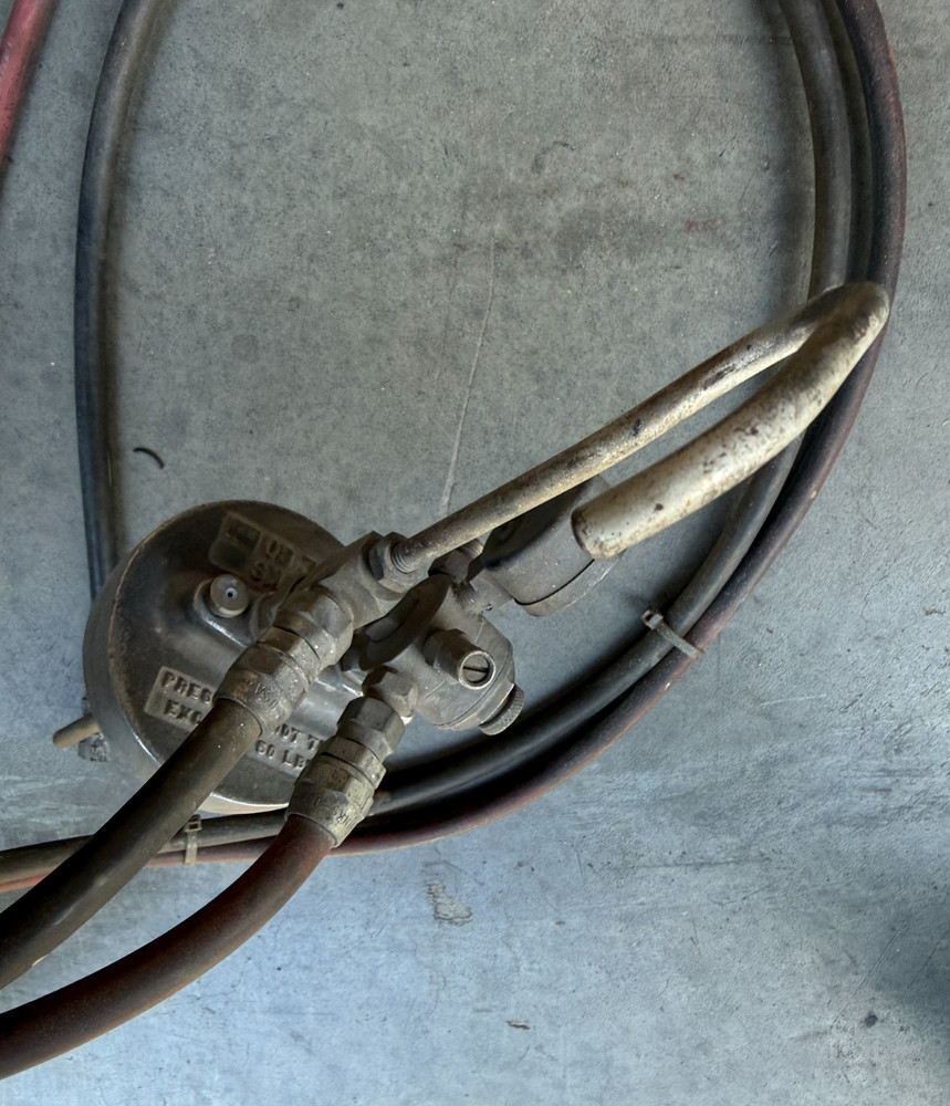 Binks Model 80 COVER LID w Hoses