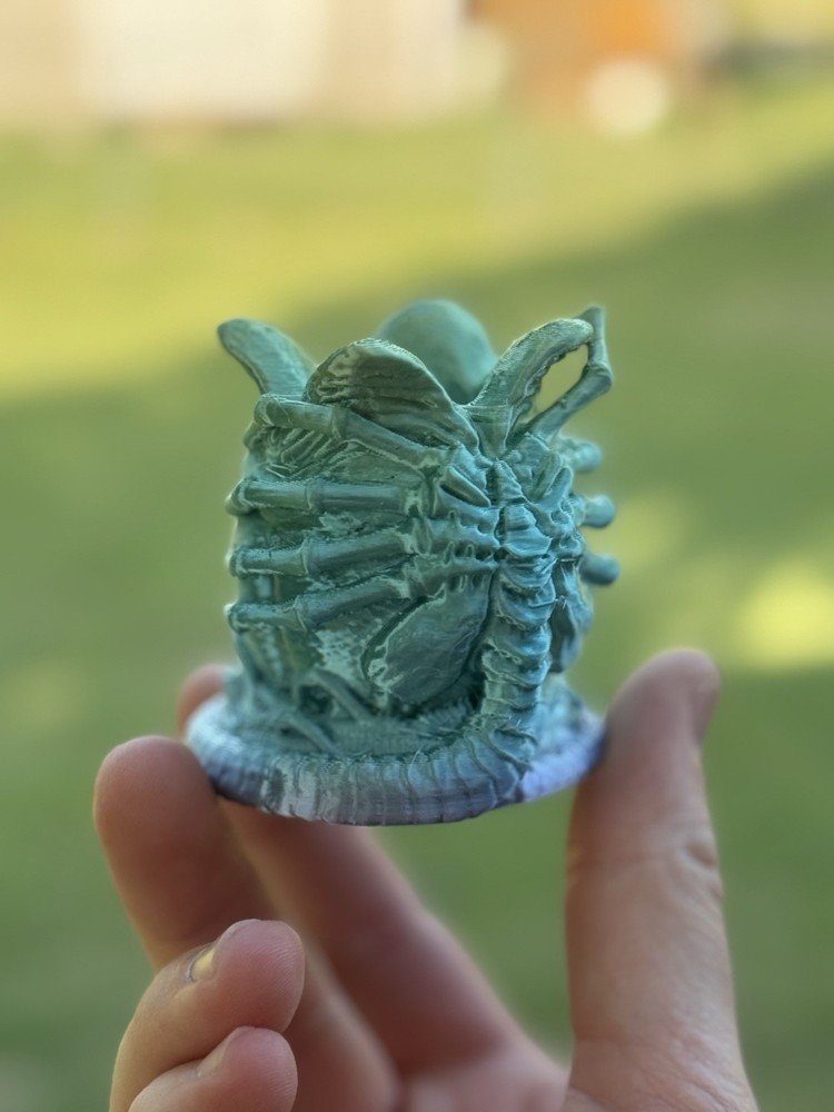 Alien Egg Pen Holder