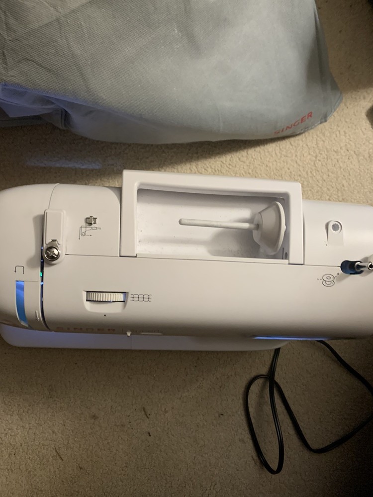 Singer Superb 2010 Computerized Programmable Sewing Machine W/ Pedal - WORKING