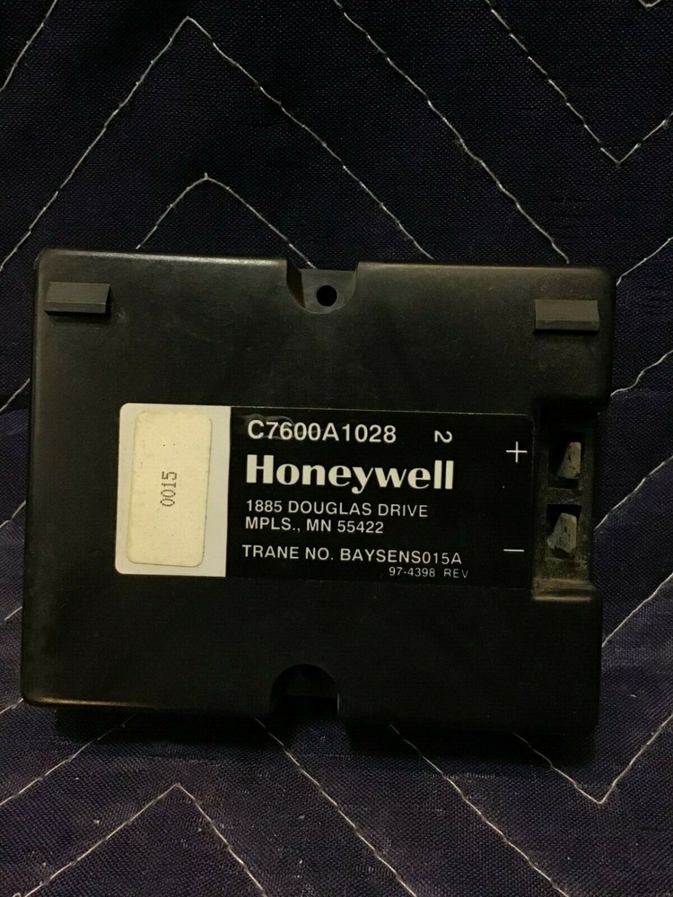 Honeywell Trane C7600A1028 Solid State Humidity Switch Sensor Black - Used