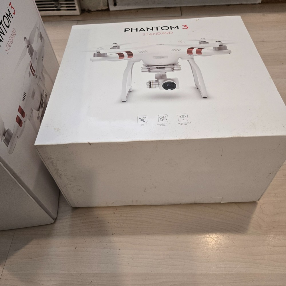 NEW Sealed DJI Phantom 3 Standard Quadcopter Drone w/ Camera & Remote Controller