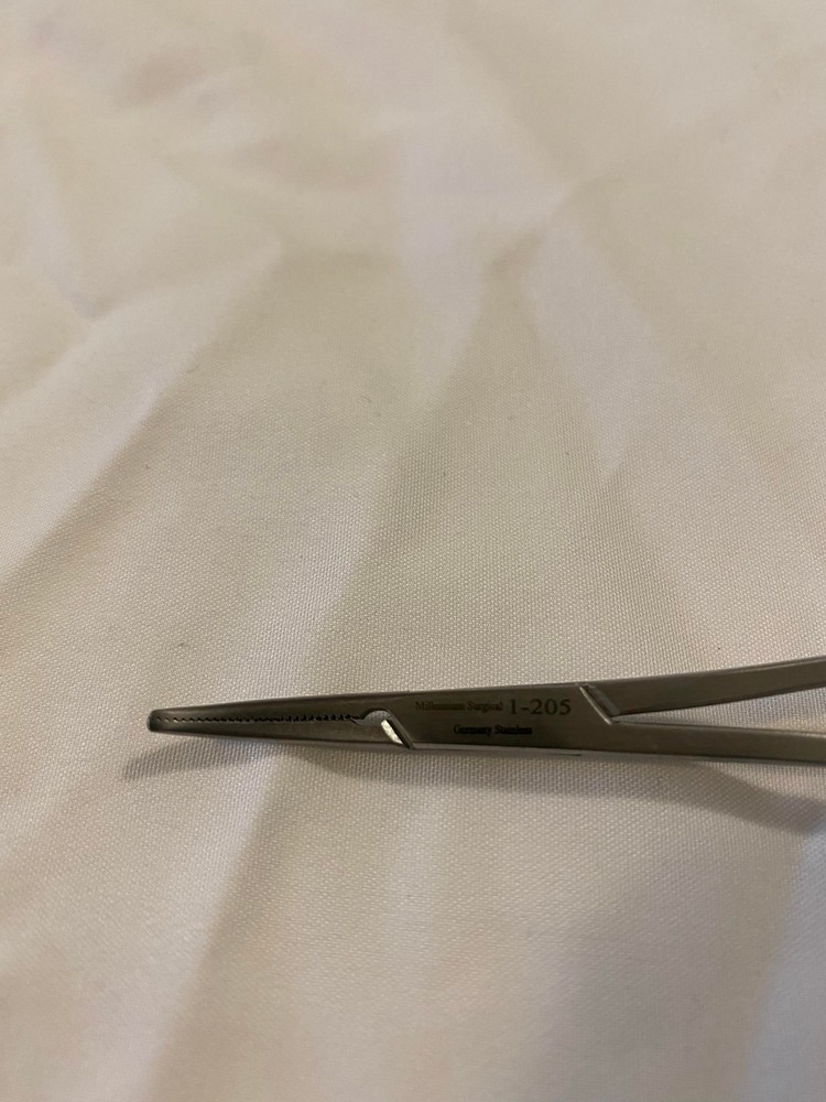 Millenium Surgical Mosquito Forceps (Halsted) 1-205