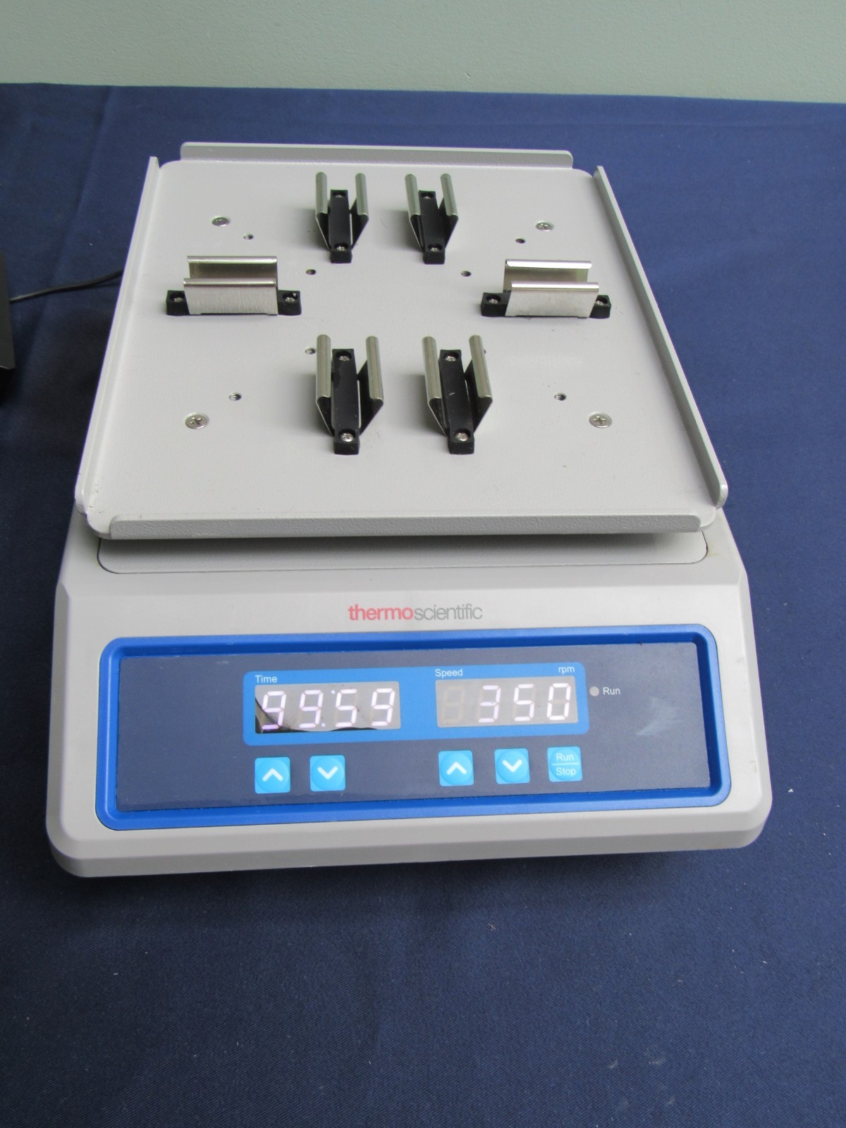 Thermo Scientific Digital Microplate Shaker 88882005 Orbital benchtop Shaker