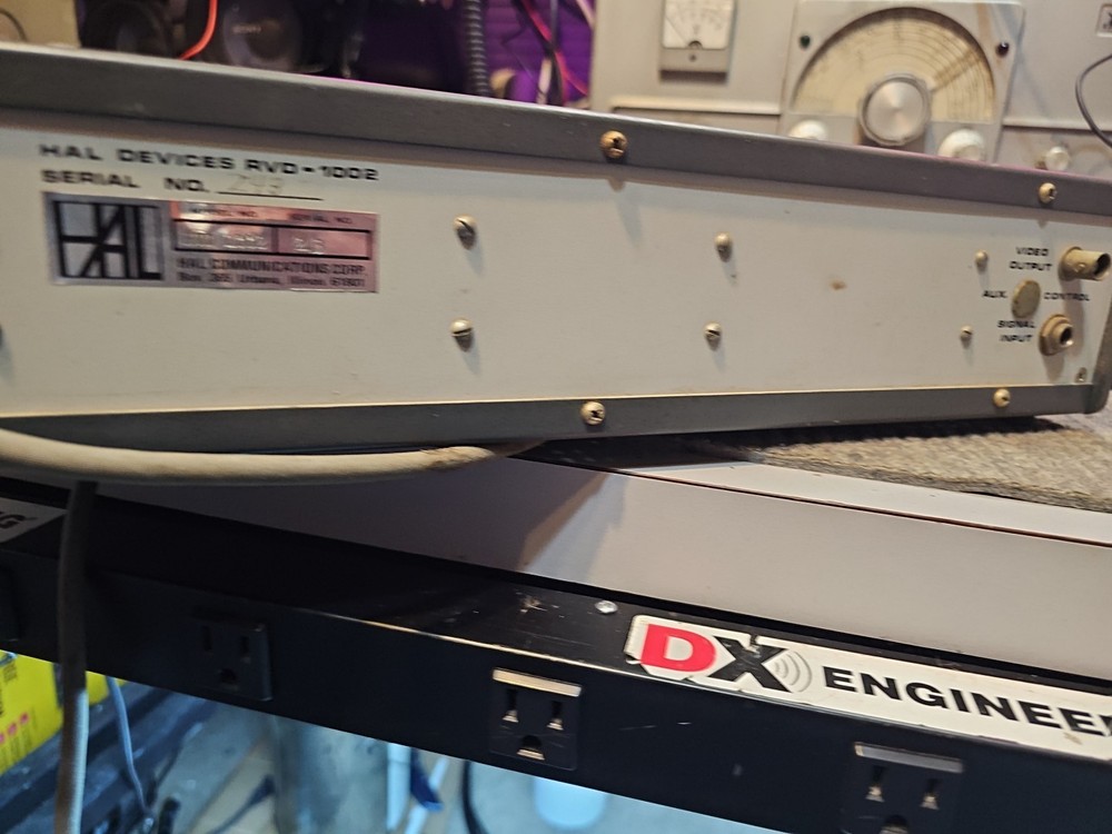 hal communications Rvd-1002 Turns On - Untested