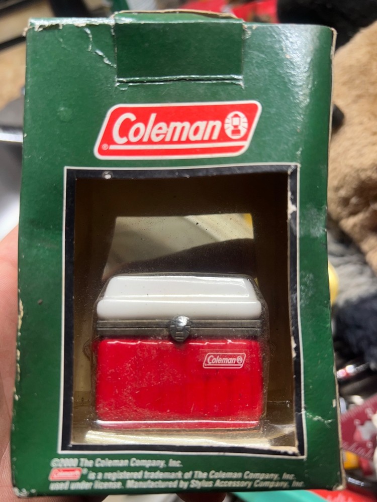 Coleman miniature lantern and cooler set