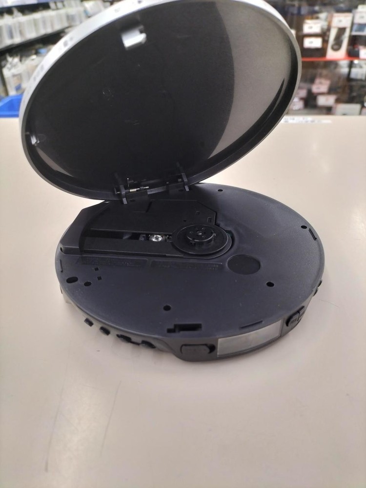 WINTECH PCD-52 Portable Lightweight Compact CD Player New
