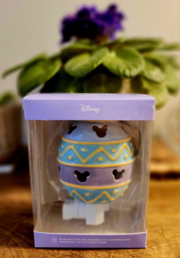 DISNEY Mickey Mouse Cutout Ceramic Nightlight Plug Rotates 360° Easter Egg NIB!