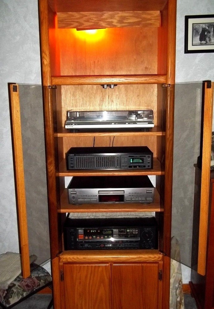 STEREO COMPONETS NO SPEAKERS / NO CABINET