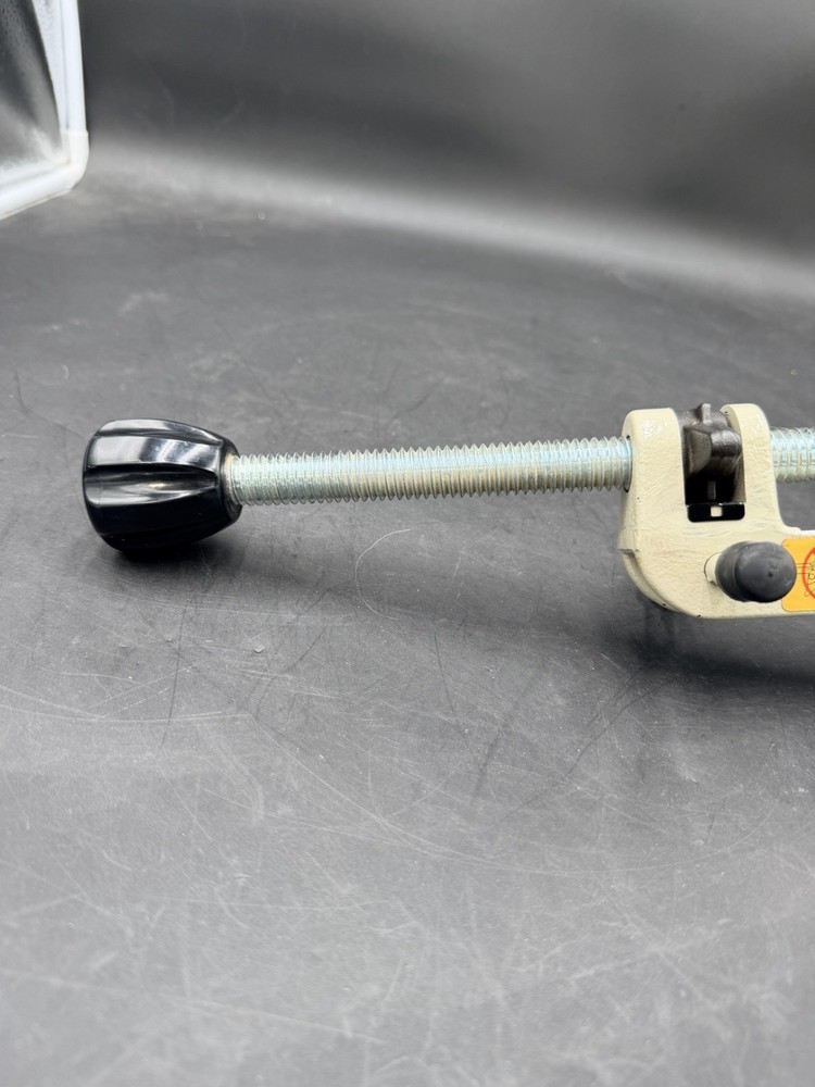 Makita 122470-4 Ls1013 Horizontal Vice Assembly