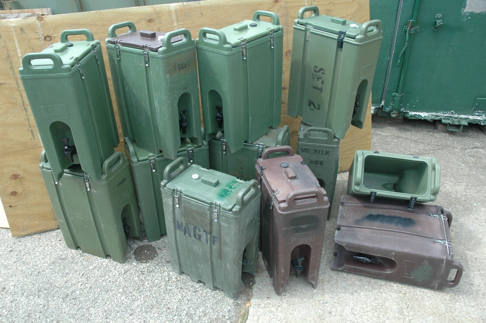 Cambro drinking/beverage container 500LCD