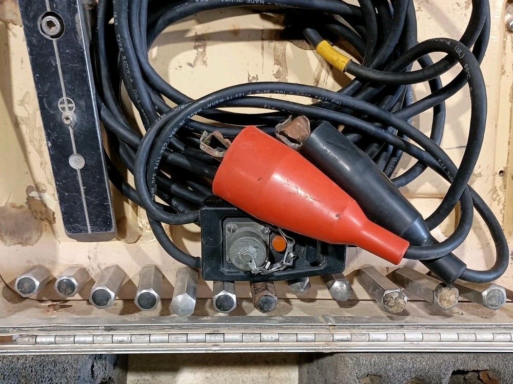 Laser Alignment BEAM ALIGNER MODEL 4700 WITH LEADS Plumb Bobs & Remote Line +