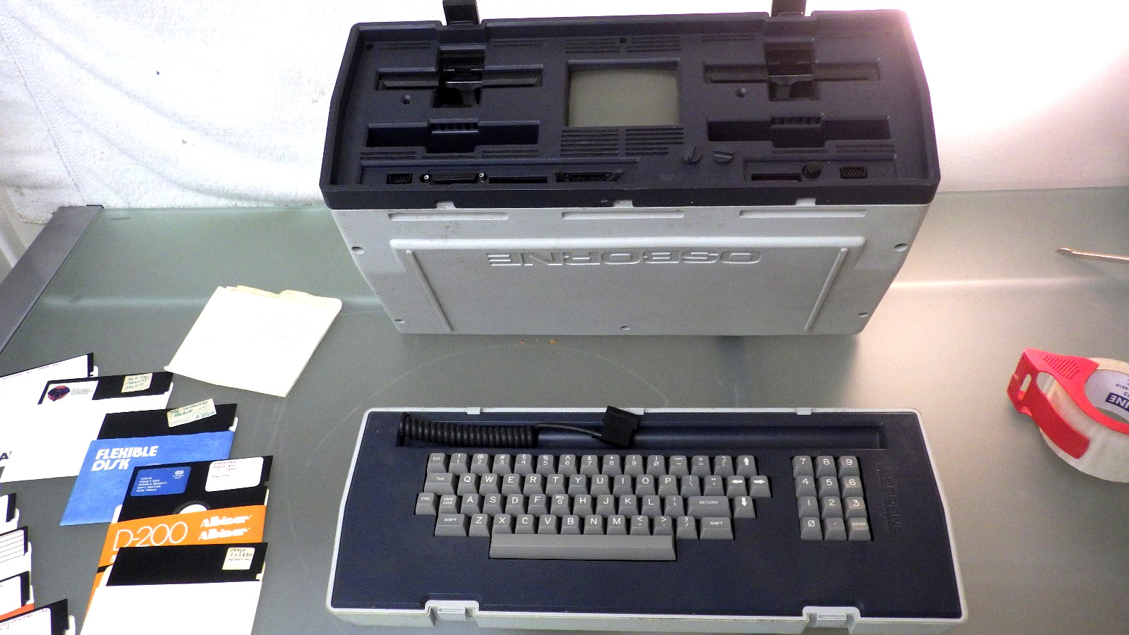 Vtg OSBORNE 1 OCC Portable Computer PC w/ Floppy Disks *Parts Repair Not Working