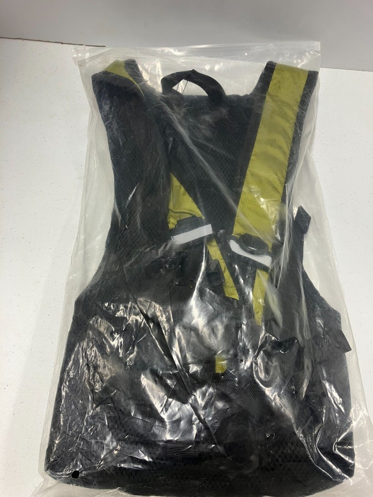 ROCKRAIN Hydration Backpack, Windrunner Lightweight Pack with 2L Water Bladder