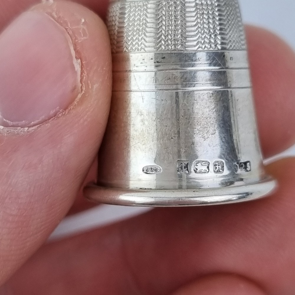 Vintage Solid Silver Thimble Birmingham 1982 W I Broadway & Co